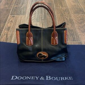 Vintage Dooney & Bourke Leather Satchel – Black & Brown With Dust Bag 👜